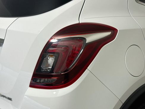 Used 2020 Buick Encore Preferred FWD image 32