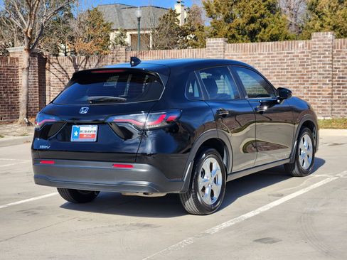 Certified 2023 Honda HR-V LX image 6
