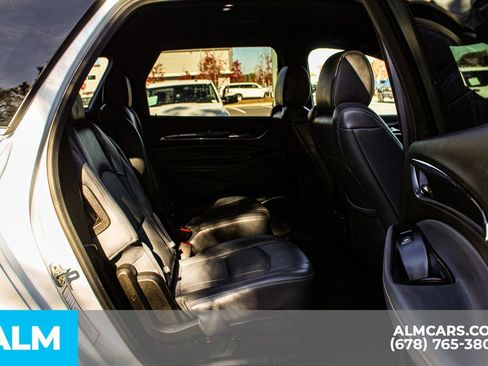 Used 2024 Buick Enclave Premium image 22