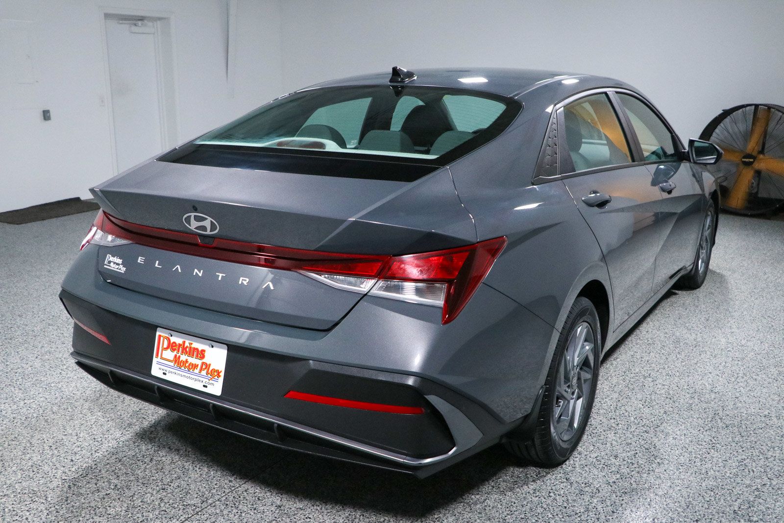 Used 2024 Hyundai Elantra SEL FWD image 7