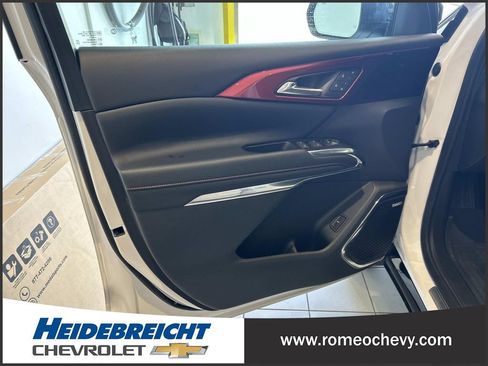 Used 2024 Chevrolet Traverse RS w/ LPO, Floor Liner Package AWD/4WD image 10