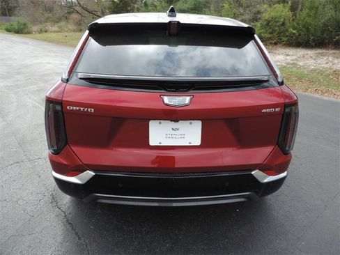 New 2026 Cadillac Optiq Luxury 2 image 6