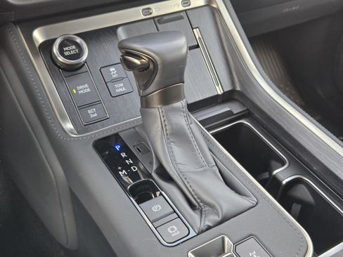 Used 2024 Lexus GX 550 w/ Cold Area Package AWD/4WD image 17