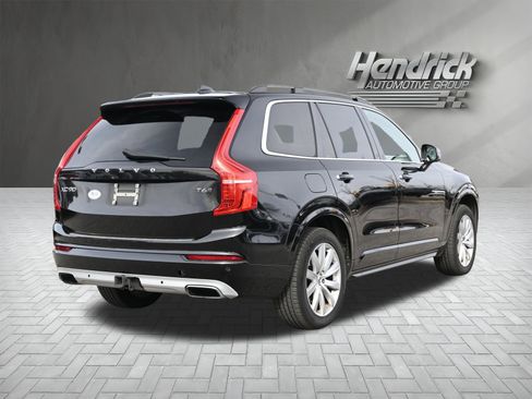Used 2017 Volvo XC90 T6 Momentum w/ Vision Package image 10