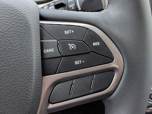 Used 2022 Jeep Cherokee Latitude Lux w/ Sun & Sound Group image 27