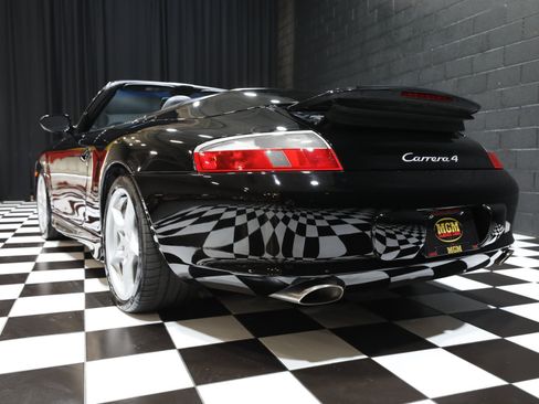 Used 2003 Porsche 911 Carrera 4 AWD/4WD image 30