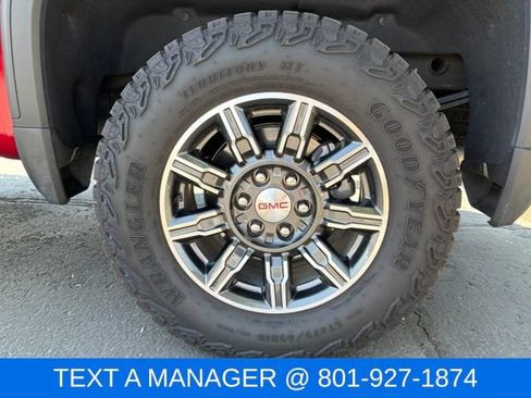 Used 2025 GMC Sierra 1500 AT4 w/ AT4 Premium Package AWD/4WD image 11