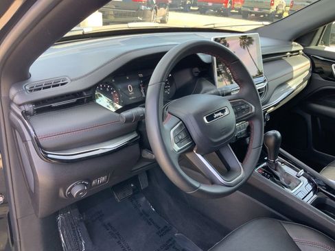 Certified 2024 Jeep Compass Trailhawk AWD/4WD image 14