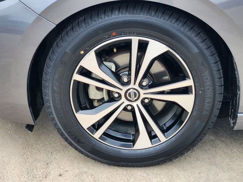 Used 2021 Nissan Sentra SV FWD image 10