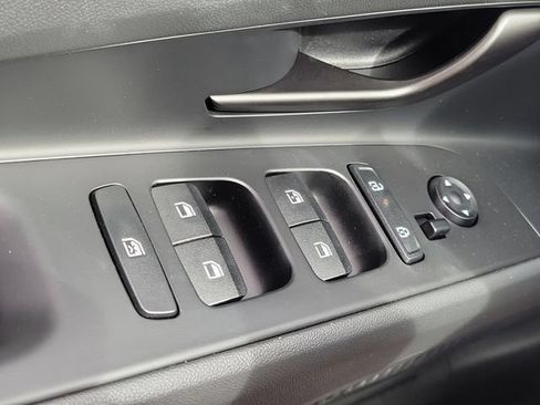 New 2026 Hyundai Elantra Sport FWD image 17