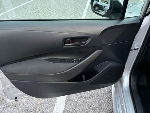 Used 2025 Toyota Corolla LE image 20