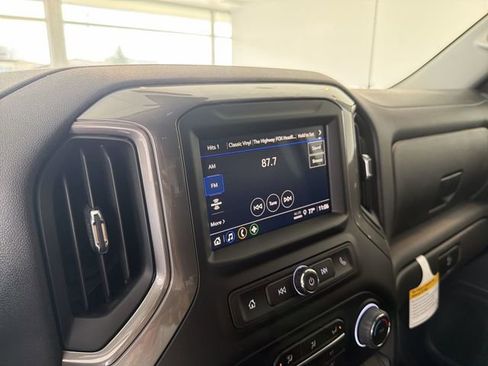 New 2026 Chevrolet Silverado 1500 Custom Trail Boss w/ LPO, Dark Essentials Package AWD/4WD image 23