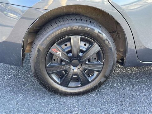 Used 2017 Toyota Corolla SE image 7