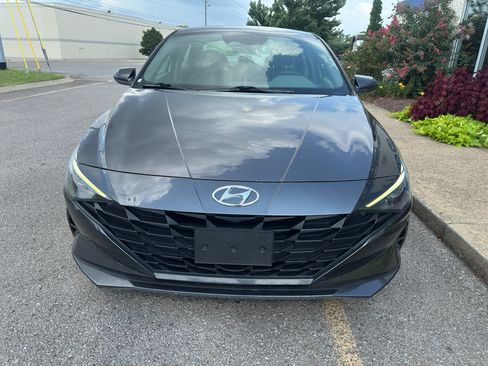 Used 2021 Hyundai Elantra SE FWD image 7