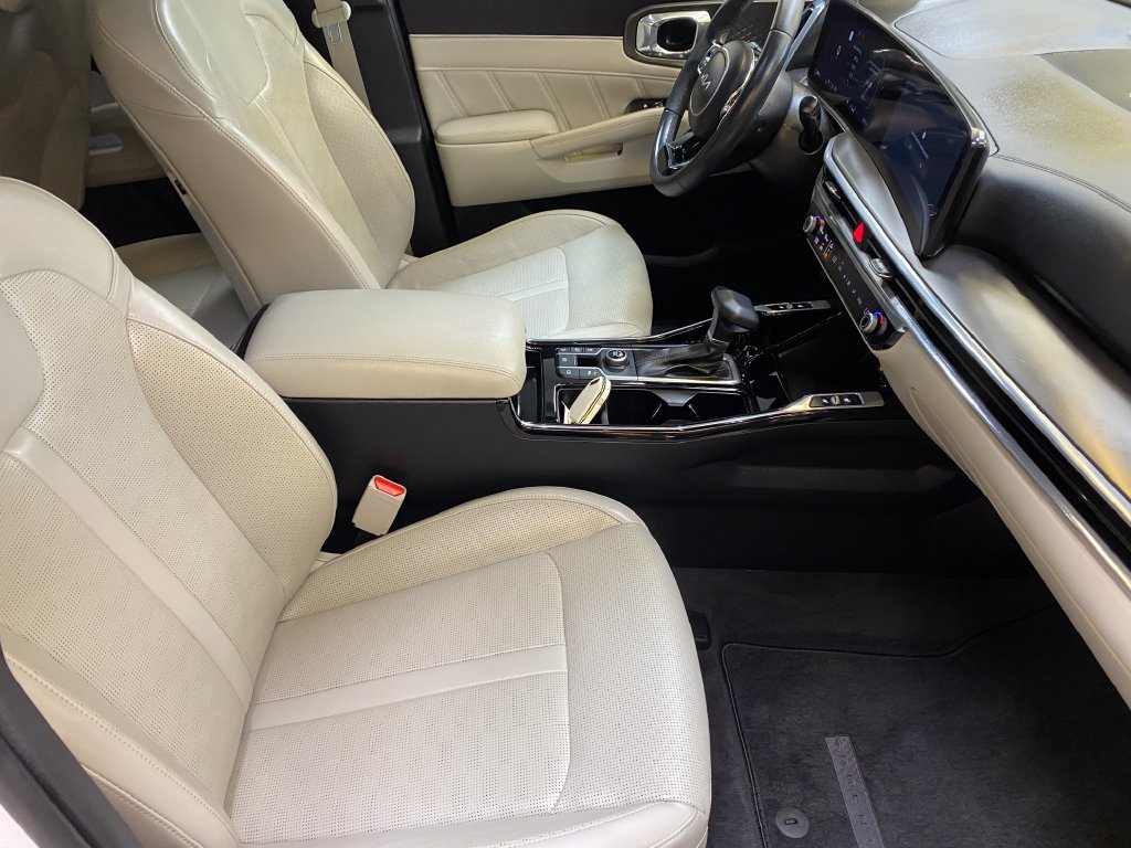 Used 2025 Kia Sorento SX FWD image 26