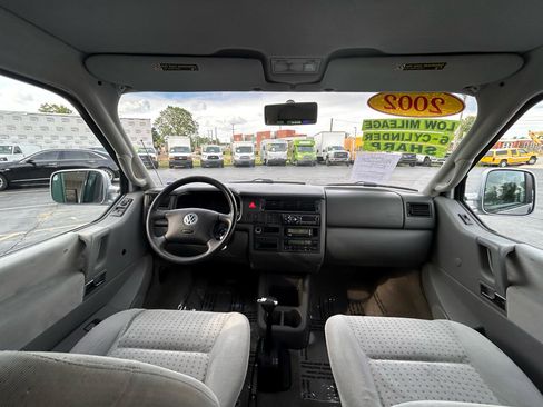 Used 2002 Volkswagen Eurovan GLS image 14