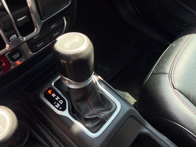 Used 2020 Jeep Wrangler Unlimited Rubicon w/ Cold Weather Group AWD/4WD image 22