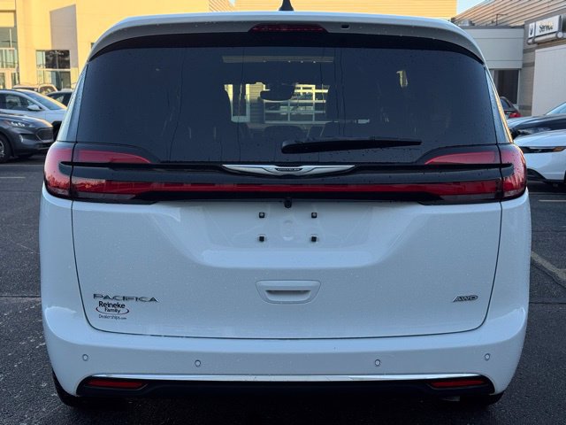 New 2026 Chrysler Pacifica Select AWD/4WD image 5