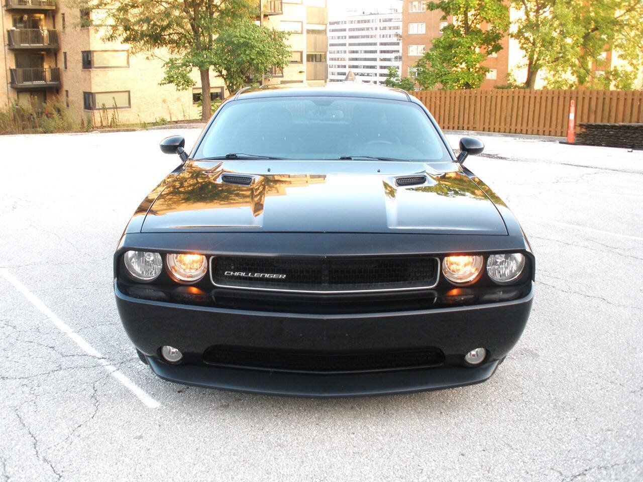 Used 2012 Dodge Challenger SXT Plus RWD image 6