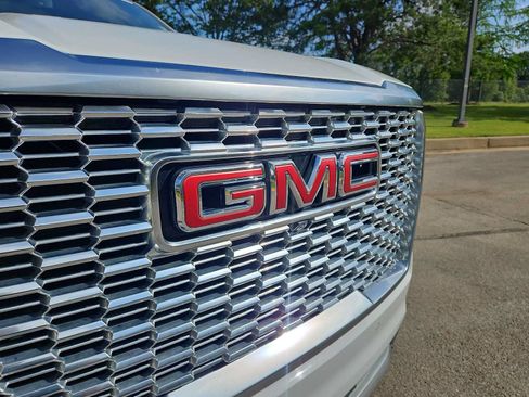 Certified 2021 GMC Yukon XL Denali AWD/4WD image 12