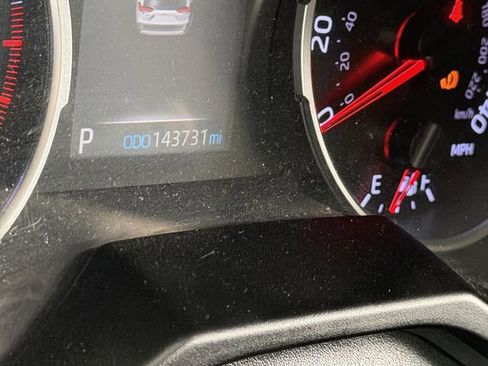 Used 2019 Toyota RAV4 XLE FWD image 9