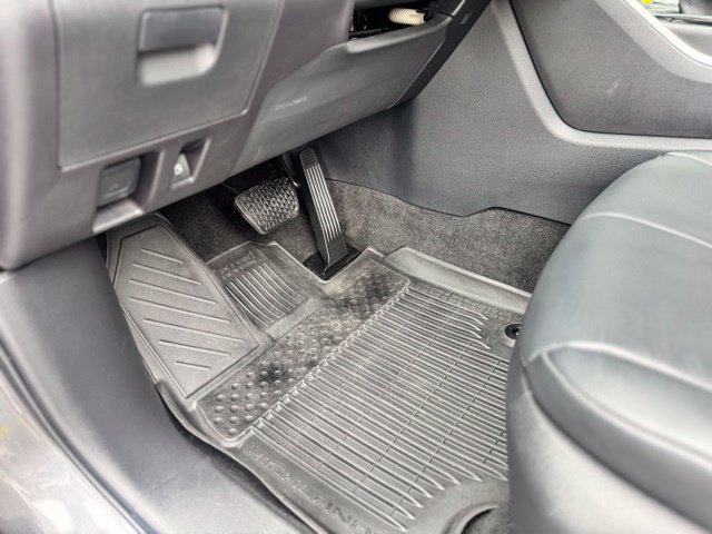 Used 2023 Toyota Highlander XLE w/ Protection Package #3 (TMS) AWD/4WD image 22