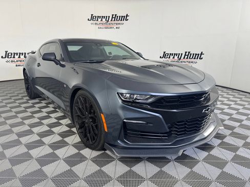 Used 2019 Chevrolet Camaro SS RWD image 6