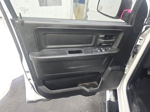 Used 2019 RAM 1500 ST w/ SXT Plus Group AWD/4WD image 6