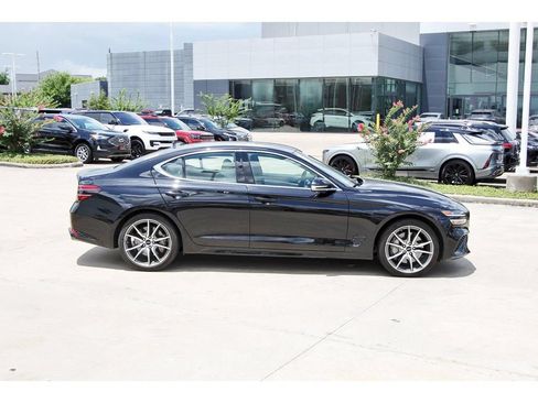 Used 2025 Genesis G70 2.5T RWD image 7