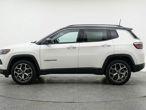 Used 2025 Jeep Compass Limited image 5