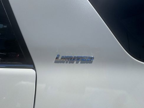 Used 2021 Toyota 4Runner Limited AWD/4WD image 28