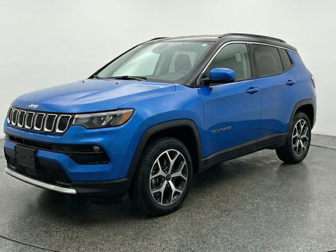Used 2025 Jeep Compass Limited AWD/4WD image 3