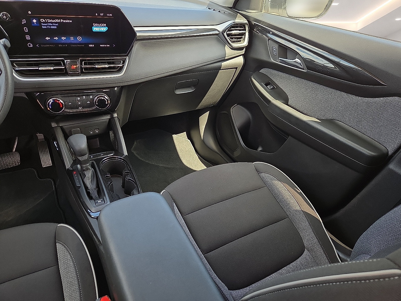 Used 2025 Chevrolet TrailBlazer LT FWD image 12