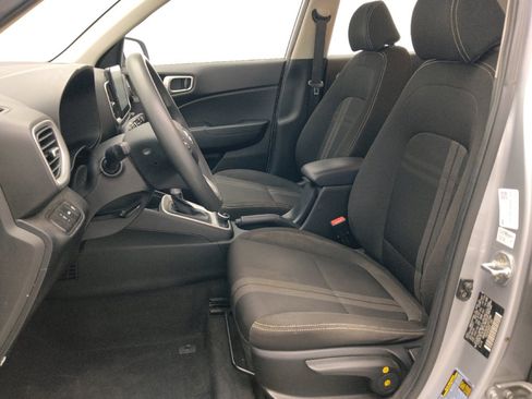 Used 2020 Hyundai Venue SEL FWD image 17