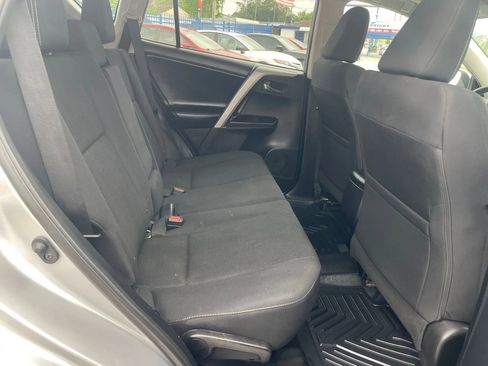 Used 2018 Toyota RAV4 XLE image 9