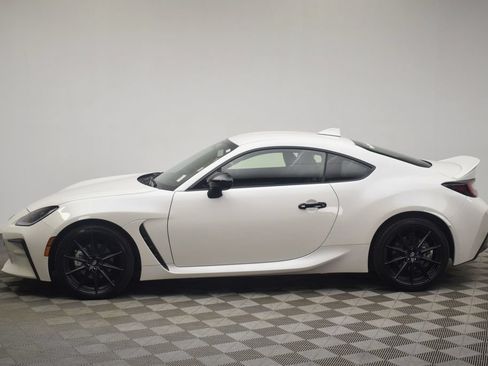 Used 2025 Toyota GR86 Premium w/ ALL Weather Mat Package (TMS) RWD image 12
