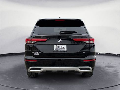 Used 2022 Mitsubishi Outlander SE image 5