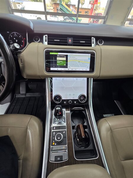 Used 2019 Land Rover Range Rover Sport HSE AWD/4WD image 8