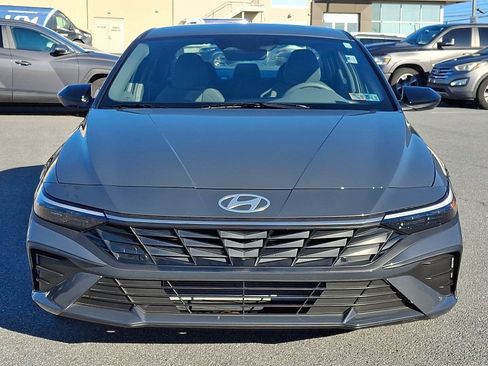 Certified 2025 Hyundai Elantra Sport image 2