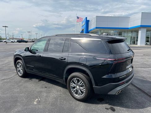 Used 2025 Chevrolet Traverse LT FWD image 26