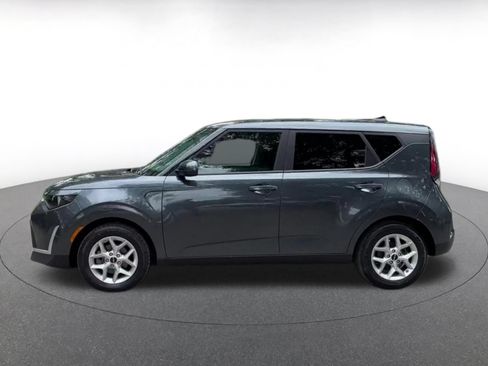 Used 2025 Kia Soul LX w/ LX Technology Package FWD image 9
