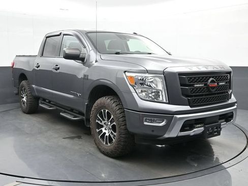 Used 2021 Nissan Titan SV w/ SV Convenience Package AWD/4WD image 2