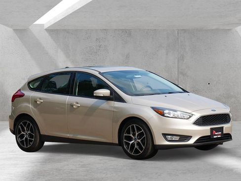Certified 2018 Ford Focus SEL FWD image 1