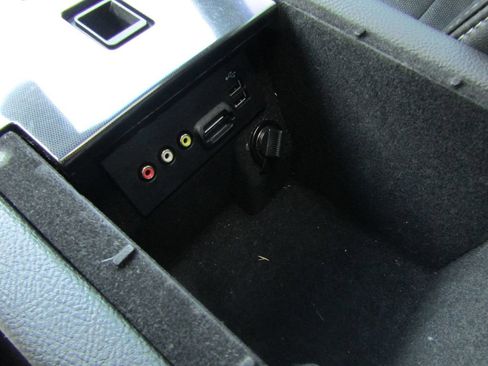 Used 2015 Ford Taurus SHO w/ Equipment Group 401A AWD/4WD image 39