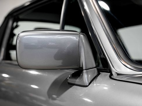 Used 1990 Porsche 911 Carrera RWD image 36