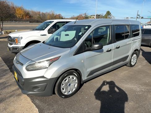 Used 2017 Ford Transit Connect XL image 4