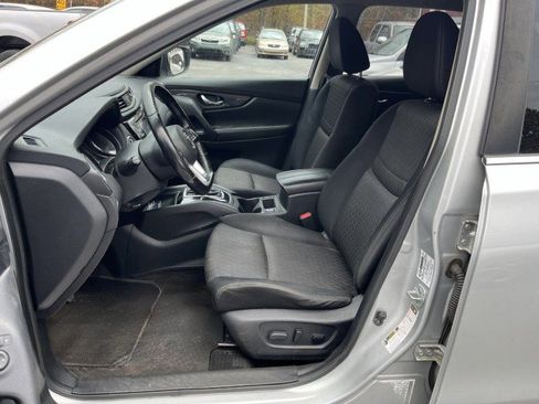 Used 2017 Nissan Rogue SV image 9