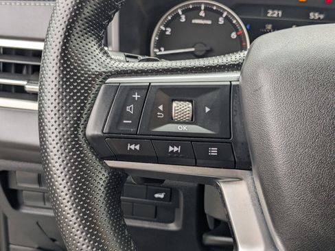 Used 2024 Mitsubishi Outlander SE image 17