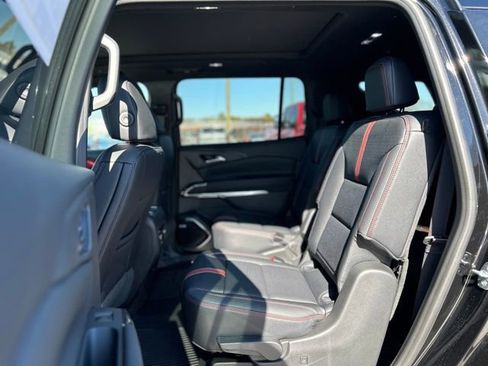 New 2026 Chevrolet Traverse RS w/ LPO, Floor Liner Package FWD image 19
