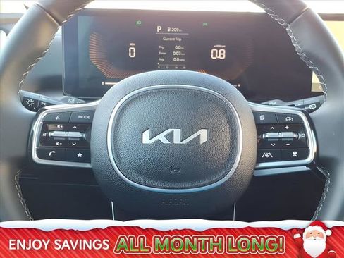 Used 2025 Kia Sorento S image 35
